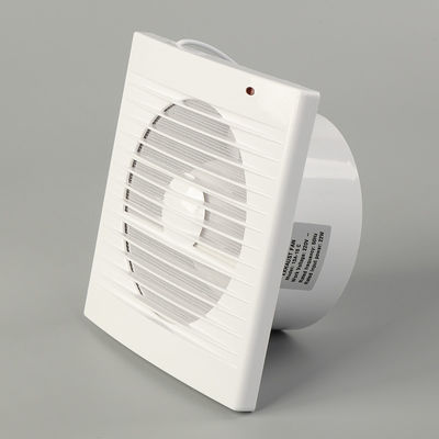 Montage van een buisventilator voor plastic inline luchtstroomcontrole en verbeterde prestaties